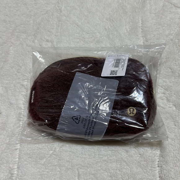 Lululemon | everywhere fleece belt bag | brown earth and gold - Picture 7 of 7